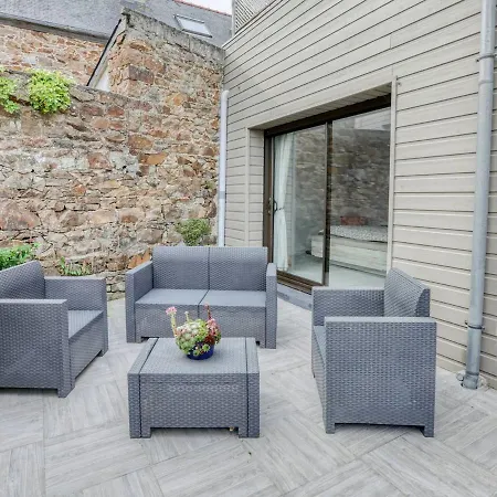 Apartament Avec Grande Terrasse, Wifi, Proche Port Et Commerces, - Fr-1-368-338